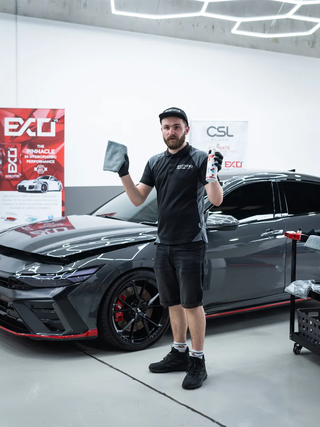 Aaron from Gtechniq Works UK presenting at the Deluxe Detail training night