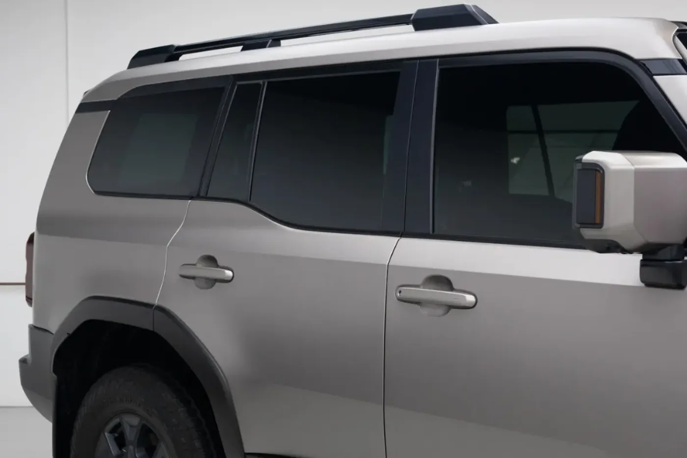 Vehicle in the Deluxe Detail studio